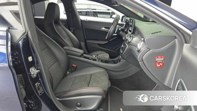 Mercedes-Benz CLA-Class C117 2018 Синий из Кореи, фото 2