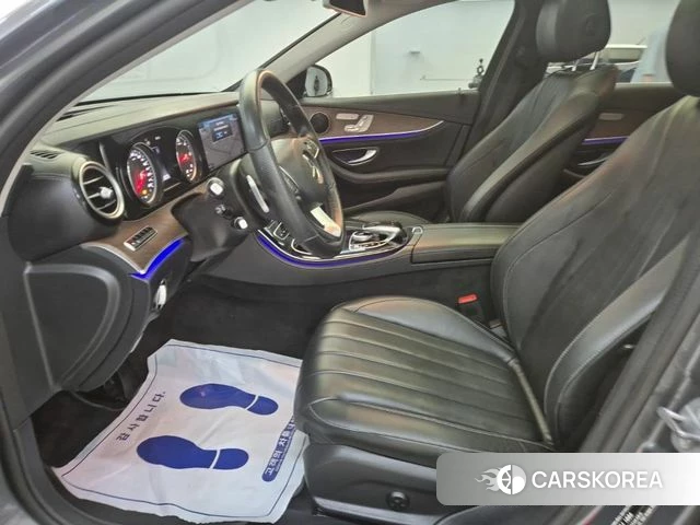 Mercedes-Benz E-Class W213 2018 Серый из Кореи, фото 2