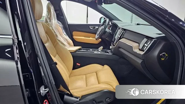 Volvo XC60 second Generation 2021 Черный из Кореи, фото 2