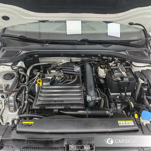 Volkswagen Golf 2022 Белый из Китая, фото 2