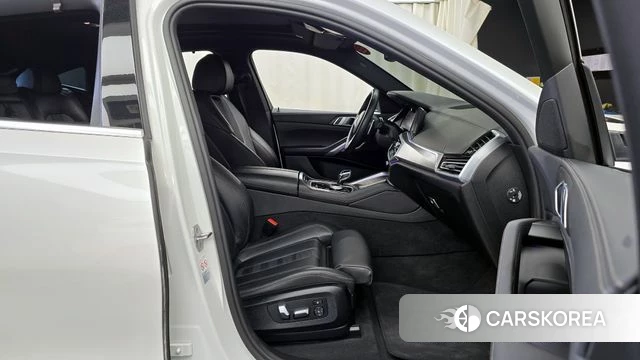 BMW X6 (G06) 2022 Белый из Кореи, фото 2