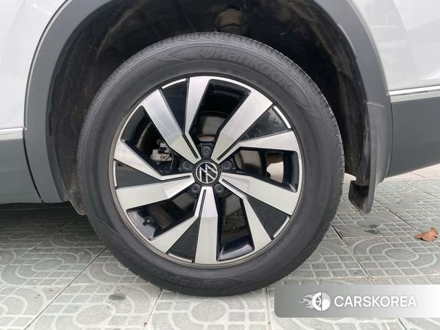 Volkswagen Tanyue 2022 Белый из Китая, фото 2