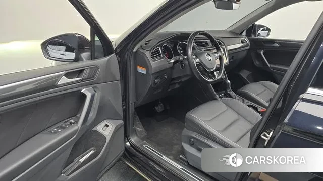Volkswagen Tiguan second Generation 2020 Черный из Кореи, фото 2