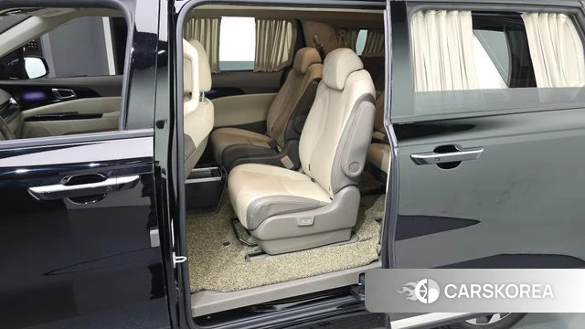 Kia Carnival 4th generation 2023 Черный из Кореи, фото 2