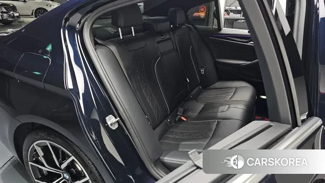 BMW 5 Series (G30) 2023 Черный из Кореи, фото 2