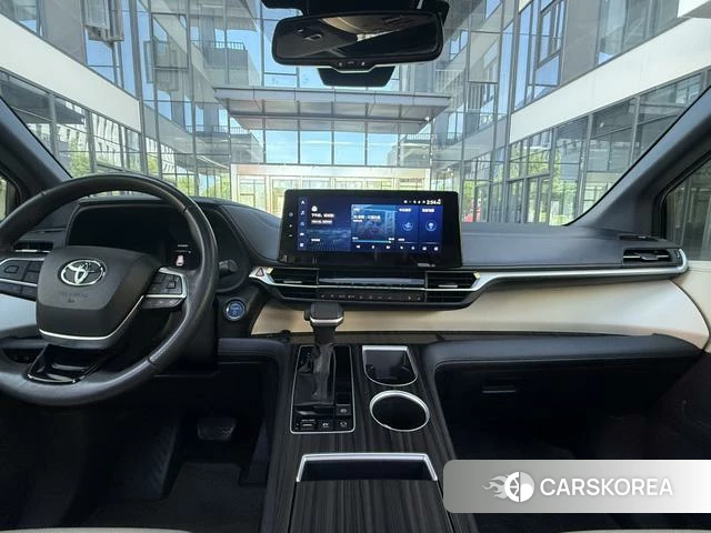Toyota Saina 2023 Черный из Китая, фото 2