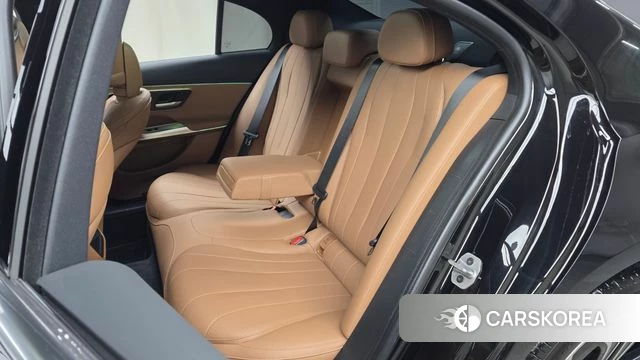 Mercedes-Benz E-Class W214 2024 Черный из Кореи, фото 2