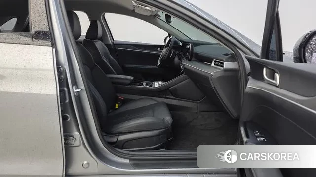 Kia K5 3rd generation 2022 Серебряный из Кореи, фото 2