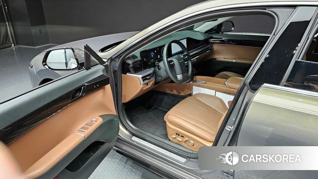 Hyundai Grandeur Hybrid (GN7) 2024 Песочный из Кореи, фото 2