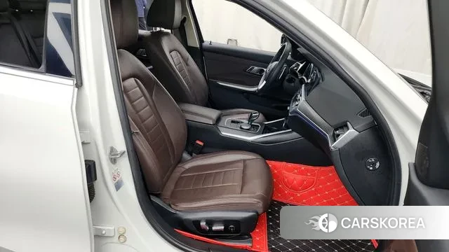 BMW 3 Series (G20) 2020 Белый из Кореи, фото 2