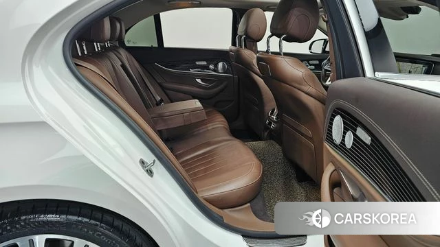 Mercedes-Benz E-Class W213 2020 Белый из Кореи, фото 2