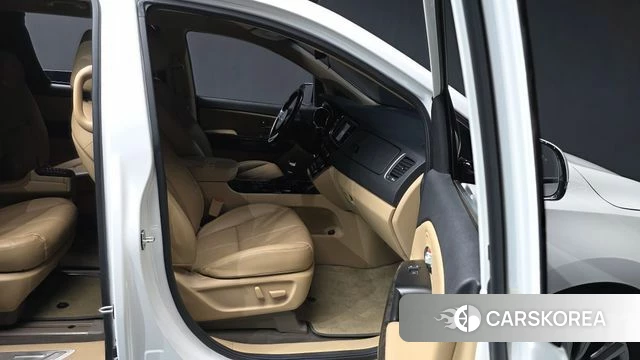 Kia The New Carnival 2019 Белый из Кореи, фото 2