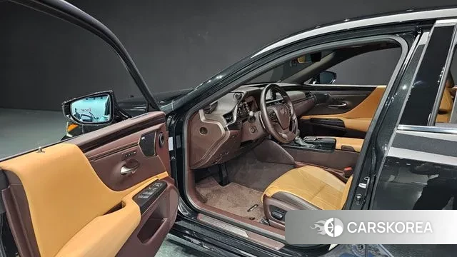Lexus ES300h 7th generation 2019 Серый из Кореи, фото 2