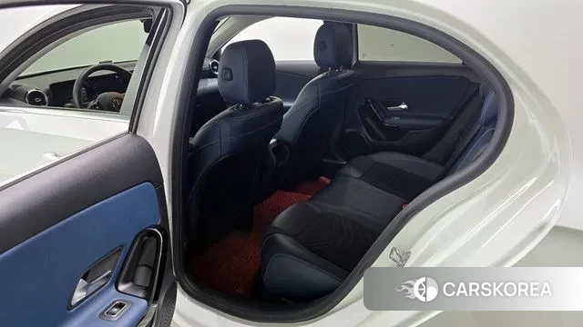 Mercedes-Benz A-Class W177 2019 Белый из Кореи, фото 2