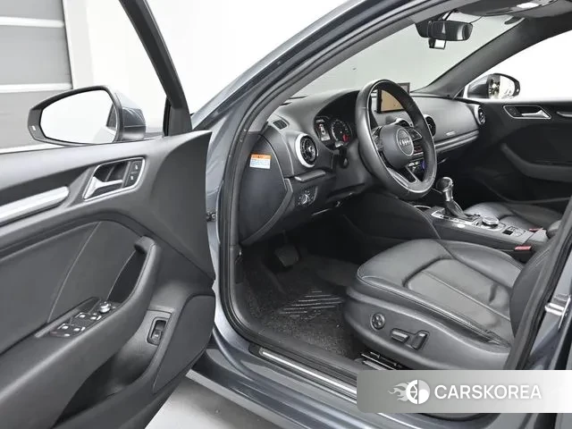 Audi New A3 2018 Серый из Кореи, фото 2