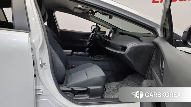 Toyota Prius 5th Generation 2024 Белый из Кореи, фото 2