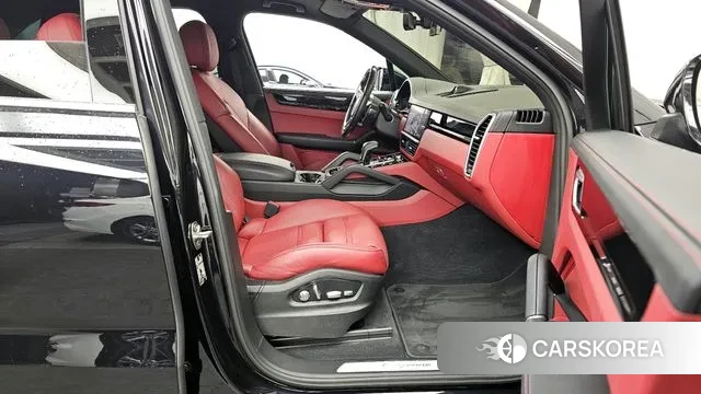 Porsche Cayenne (PO536) 2019 Черный из Кореи, фото 2