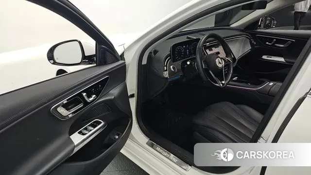 Mercedes-Benz E-Class W214 2025 Белый из Кореи, фото 2