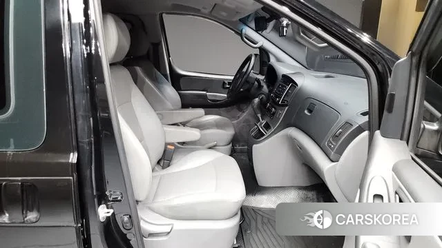 Hyundai The New Grand Starex 2018 Черный из Кореи, фото 2