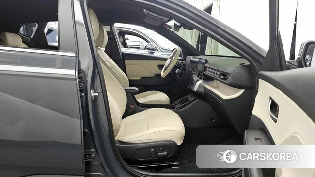 Hyundai Kona (SX2) 2024 Серый из Кореи, фото 2