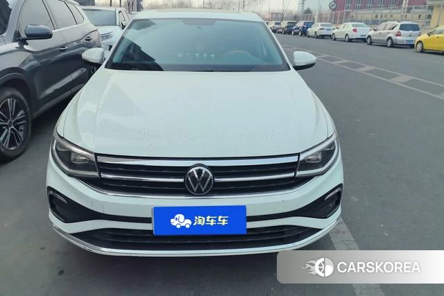 Volkswagen Bora 2023 Белый из Китая, фото 2