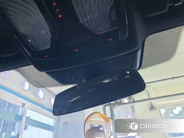 BMW 5 Series (G30) 2018 Серебристо-серый из Кореи, фото 2