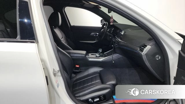 BMW 3 Series (G20) 2021 Белый из Кореи, фото 2