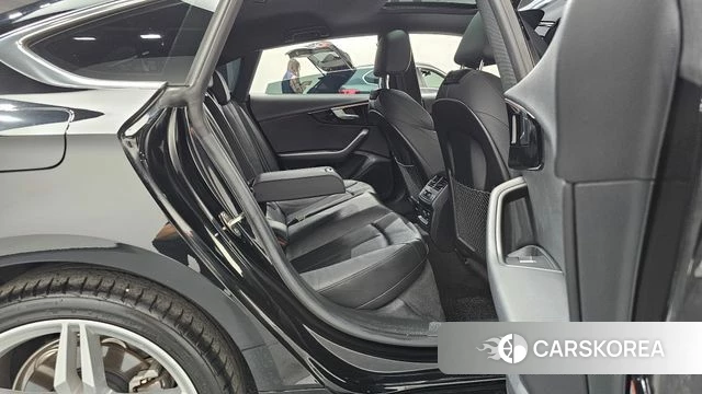 Audi A5 (F5) 2021 Черный из Кореи, фото 2