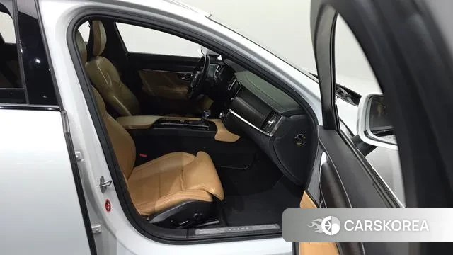 Volvo V90 Cross-Country 2018 Белый из Кореи, фото 2