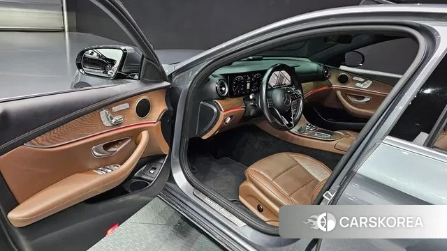 Mercedes-Benz E-Class W213 2021 Серый из Кореи, фото 2