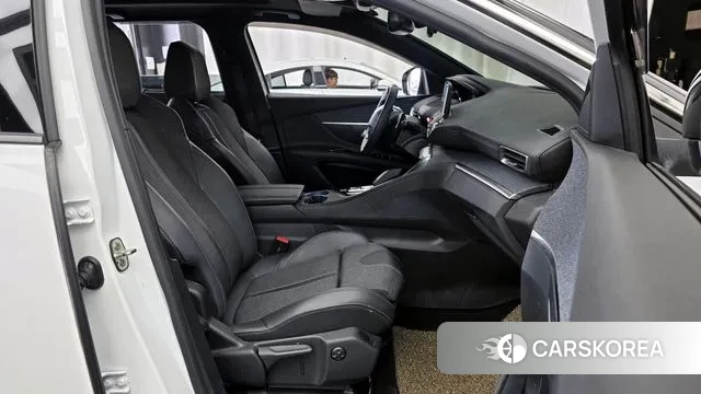 Peugeot 5008 second generation 2021 Белый из Кореи, фото 2