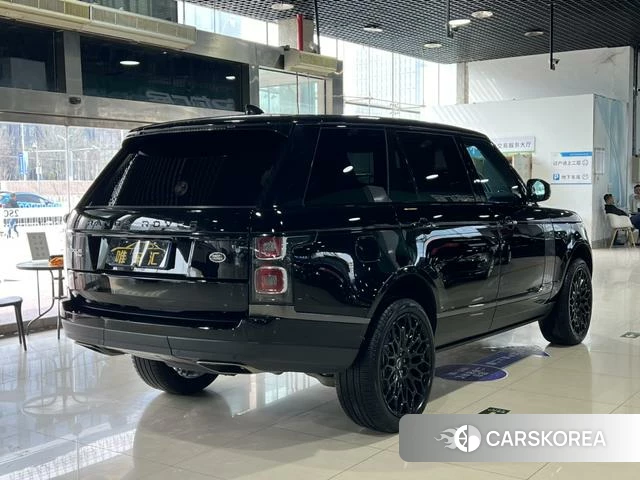 Land Rover Range Rover 2022 Черный из Китая, фото 2