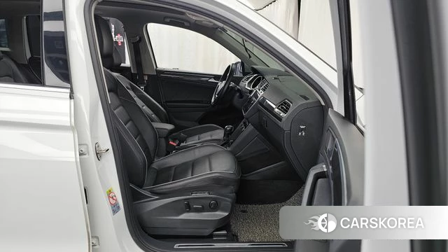 Volkswagen Tiguan second Generation 2019 Белый из Кореи, фото 2