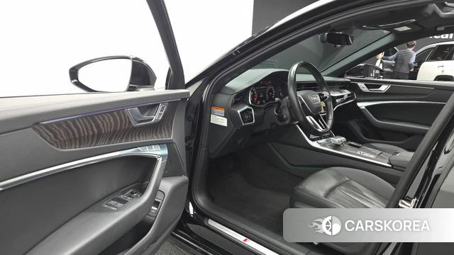 Audi A6 (C8) 2021 Черный из Кореи, фото 2