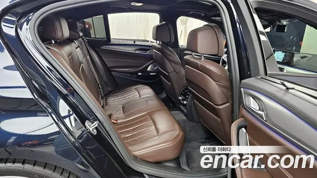 BMW 5 Series (G30) 2018 Черный из Кореи, фото 2