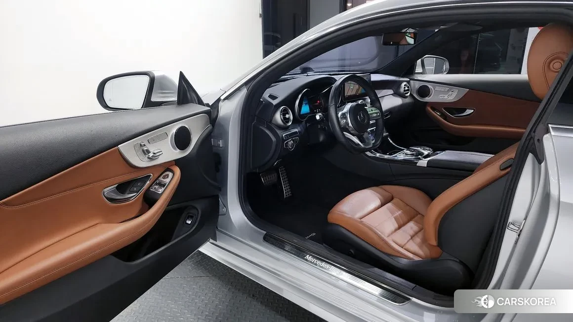 Mercedes-Benz C-Class W205 2019 Серебряный из Кореи, фото 2