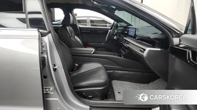 Hyundai Grandeur (GN7) 2023 Серебристо-серый из Кореи, фото 2