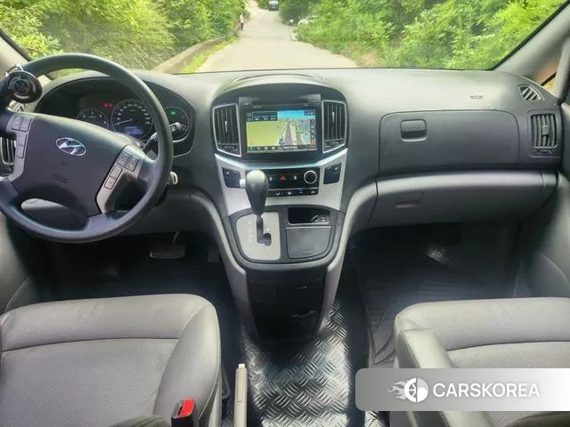 Hyundai Grand Starex 2018 Серебристо-серый из Кореи, фото 2