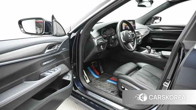 BMW 6 Series GT (G32) 2023 Черный из Кореи, фото 2