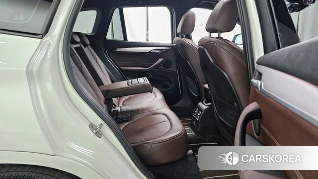 BMW X1 (F48) 2022 Белый из Кореи, фото 2