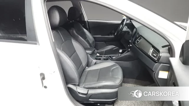 Kia Niro 2018 Белый из Кореи, фото 2