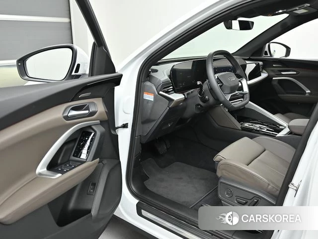 Audi Q5 (80A) 2025 Белый из Кореи, фото 2