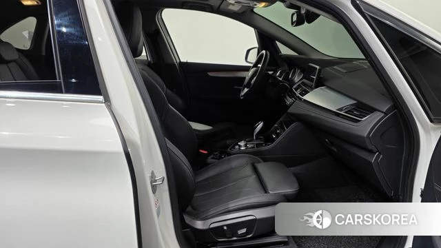 BMW 2 Series Active Tourer (F45) 2020 Белый из Кореи, фото 2