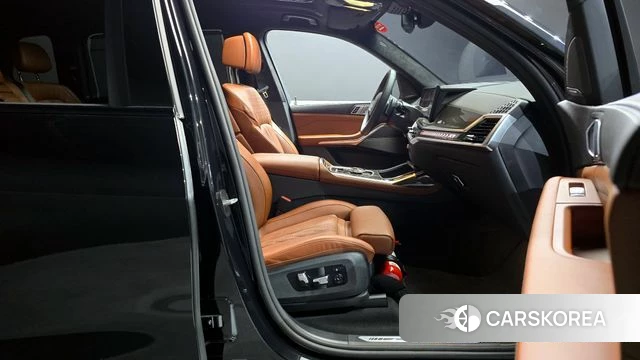 BMW X7 (G07) 2025 Черный из Кореи, фото 2