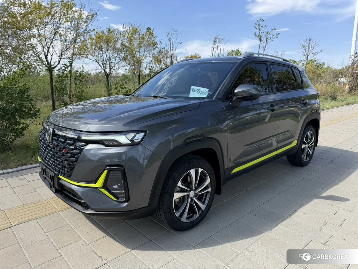 Chang'an CS35 PLUS 2022 Темно-серый из Китая, фото 2