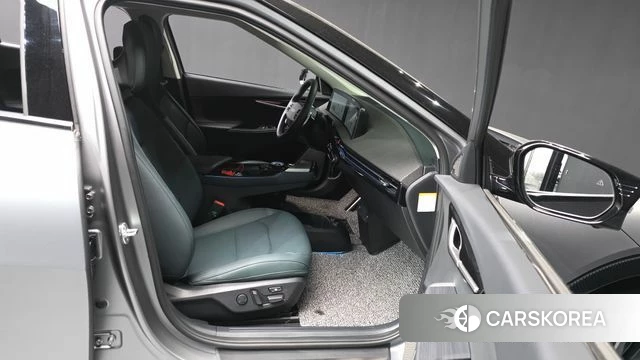 Kia EV6 2023 Серый из Кореи, фото 2