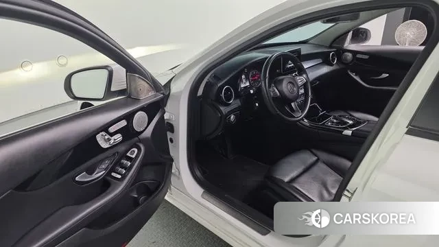 Mercedes-Benz C-Class W205 2018 Белый из Кореи, фото 2