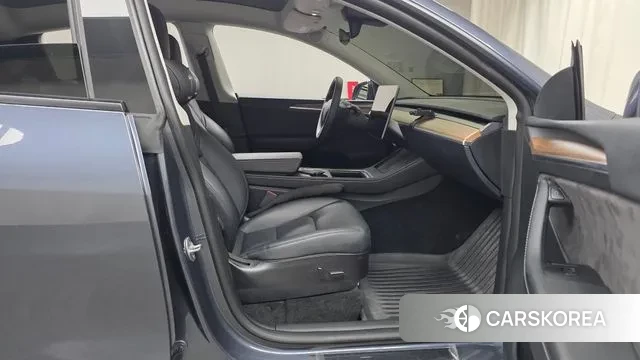 Tesla Model Y 2022 Серый из Кореи, фото 2