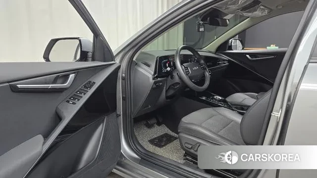 Kia Di Ol Nu Niro 2023 Серебристо-серый из Кореи, фото 2