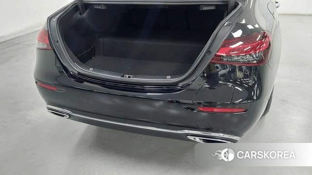 Mercedes-Benz E-Class W213 2021 Черный из Кореи, фото 2